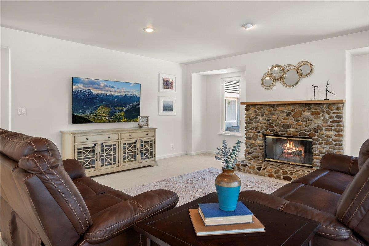 Detail Gallery Image 12 of 41 For 1650 Andreas Estates Pl, Royal Oaks,  CA 95076 - 4 Beds | 3 Baths