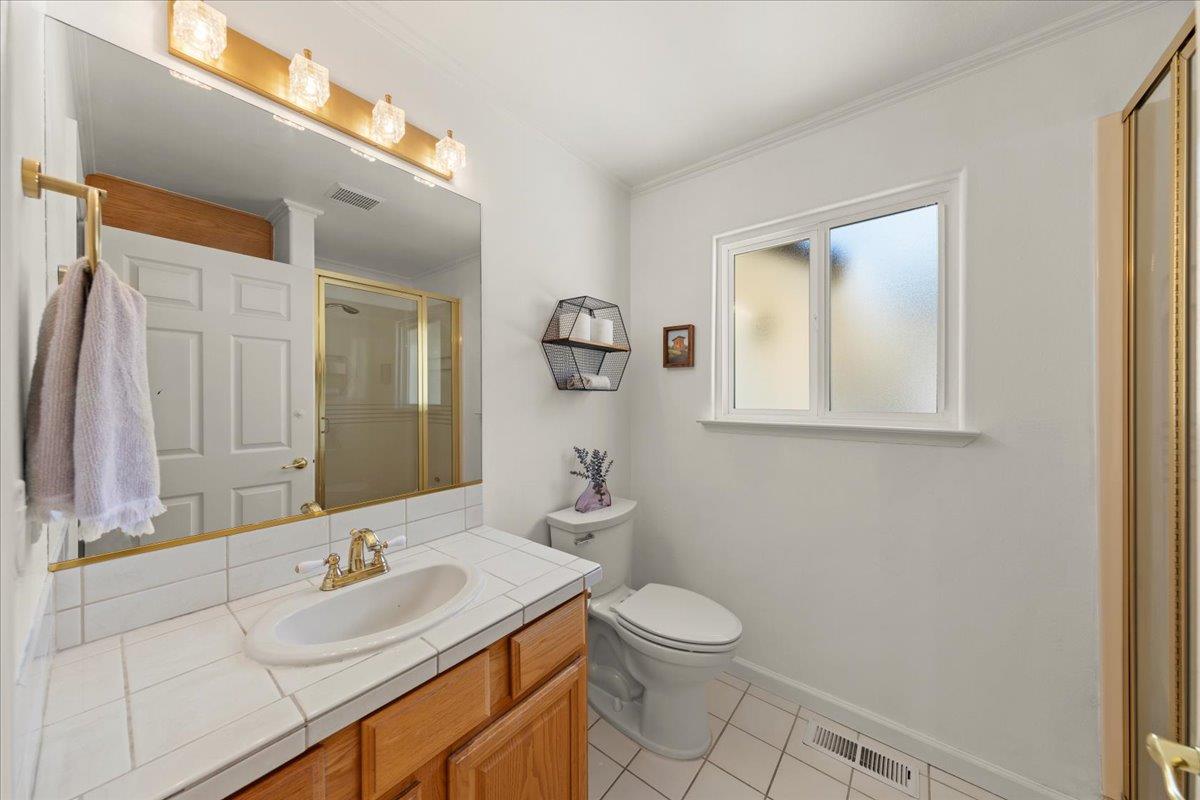 Detail Gallery Image 13 of 41 For 1650 Andreas Estates Pl, Royal Oaks,  CA 95076 - 4 Beds | 3 Baths