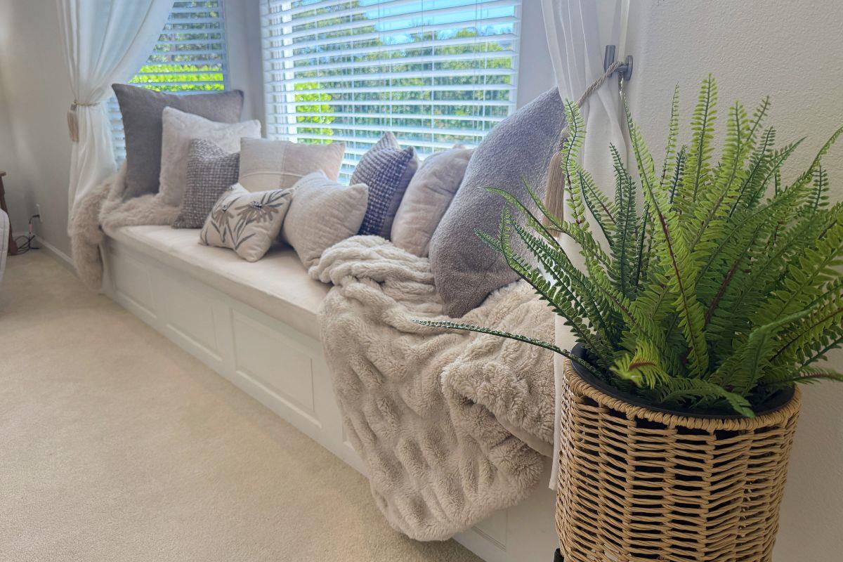 Detail Gallery Image 17 of 41 For 1650 Andreas Estates Pl, Royal Oaks,  CA 95076 - 4 Beds | 3 Baths