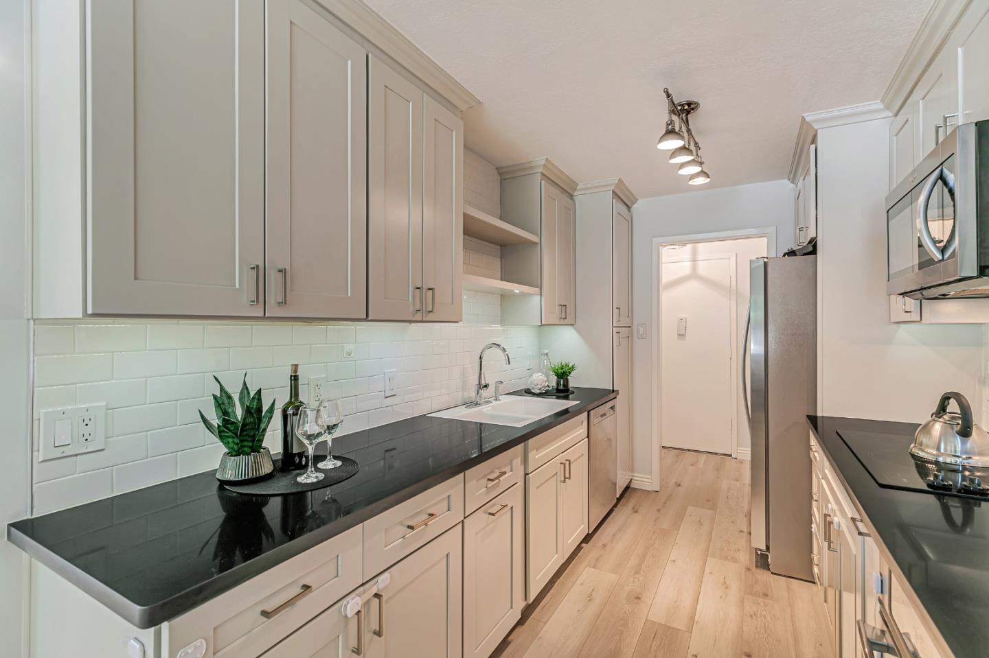 Detail Gallery Image 18 of 39 For 1335 Phelps Ave #7,  San Jose,  CA 95117 - 3 Beds | 2 Baths