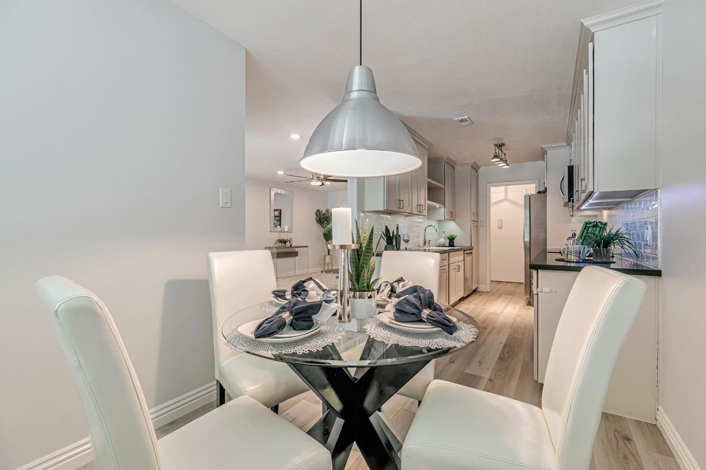 Detail Gallery Image 21 of 39 For 1335 Phelps Ave #7,  San Jose,  CA 95117 - 3 Beds | 2 Baths