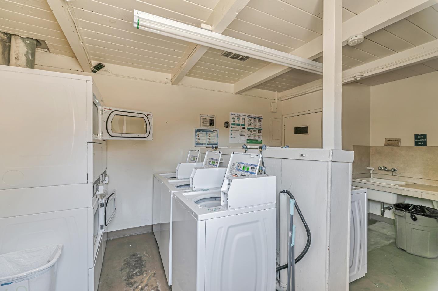 Detail Gallery Image 32 of 39 For 1335 Phelps Ave #7,  San Jose,  CA 95117 - 3 Beds | 2 Baths