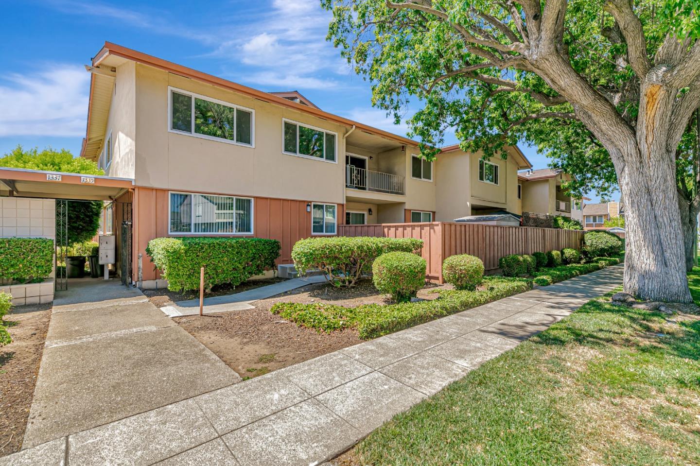 Detail Gallery Image 4 of 39 For 1335 Phelps Ave #7,  San Jose,  CA 95117 - 3 Beds | 2 Baths