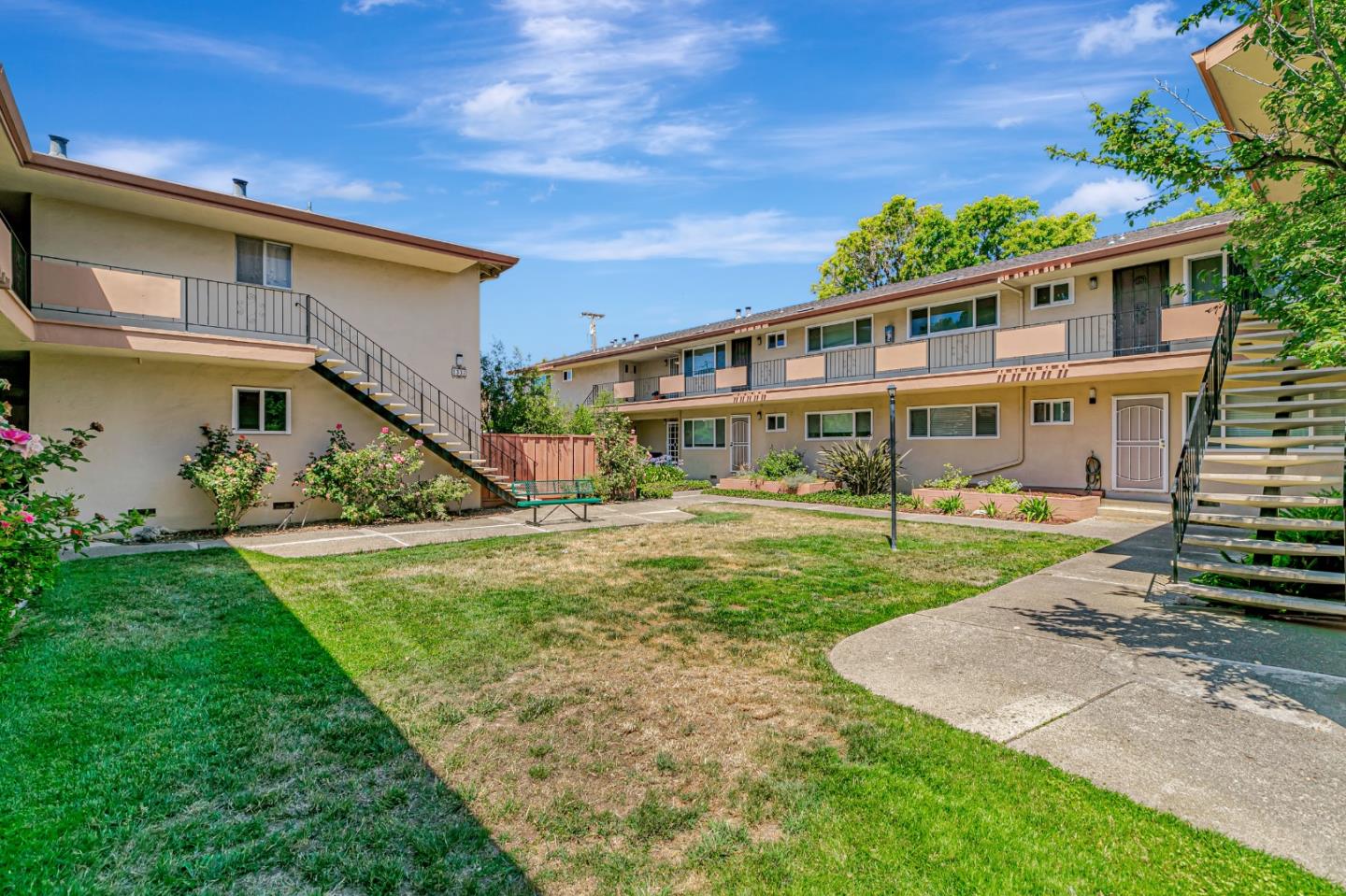 Detail Gallery Image 6 of 39 For 1335 Phelps Ave #7,  San Jose,  CA 95117 - 3 Beds | 2 Baths