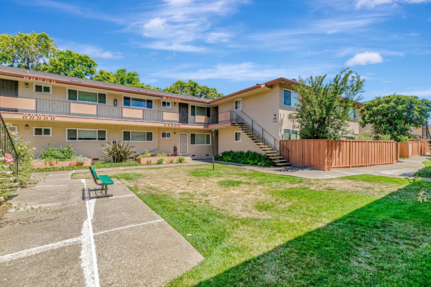 Detail Gallery Image 7 of 39 For 1335 Phelps Ave #7,  San Jose,  CA 95117 - 3 Beds | 2 Baths