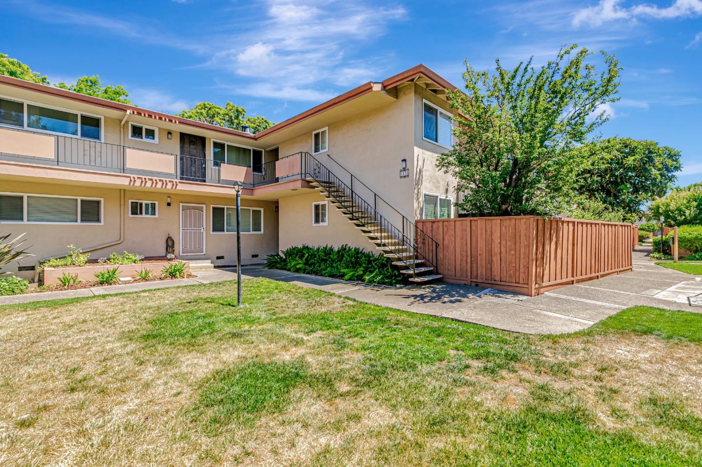 Detail Gallery Image 8 of 39 For 1335 Phelps Ave #7,  San Jose,  CA 95117 - 3 Beds | 2 Baths