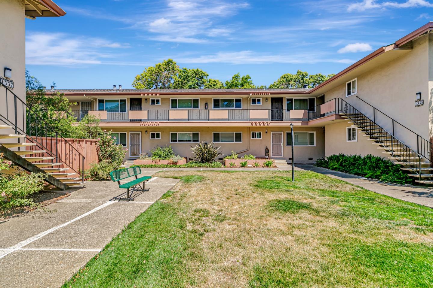 Detail Gallery Image 9 of 39 For 1335 Phelps Ave #7,  San Jose,  CA 95117 - 3 Beds | 2 Baths