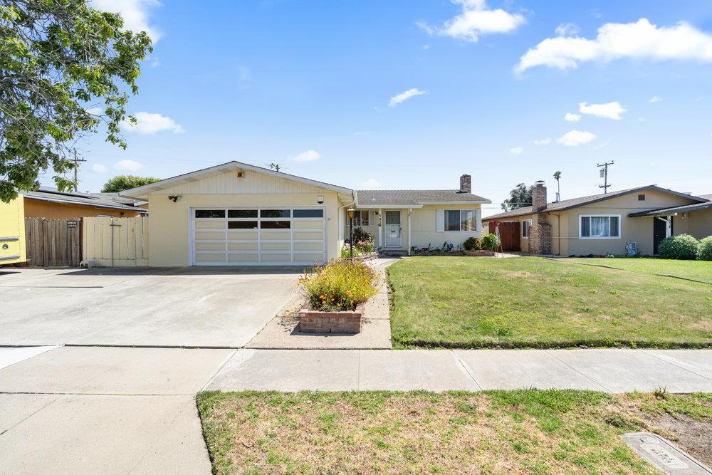 Detail Gallery Image 3 of 44 For 582 E Alvin Dr, Salinas,  CA 93906 - 3 Beds | 2 Baths