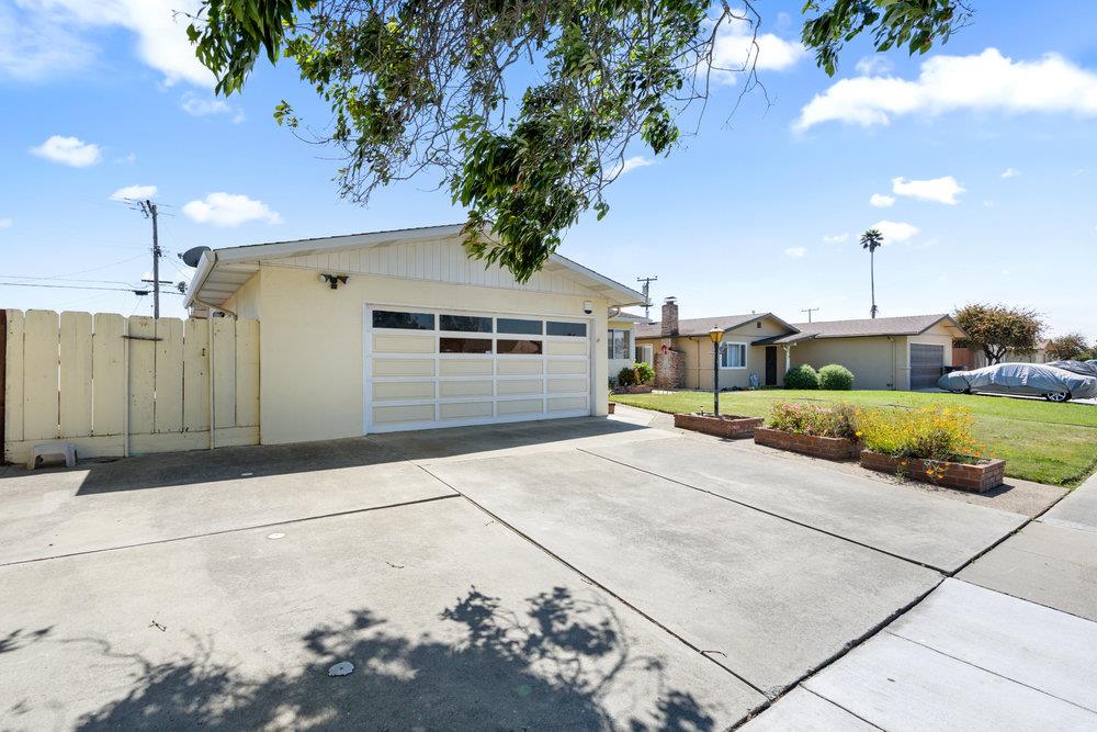 Detail Gallery Image 4 of 44 For 582 E Alvin Dr, Salinas,  CA 93906 - 3 Beds | 2 Baths