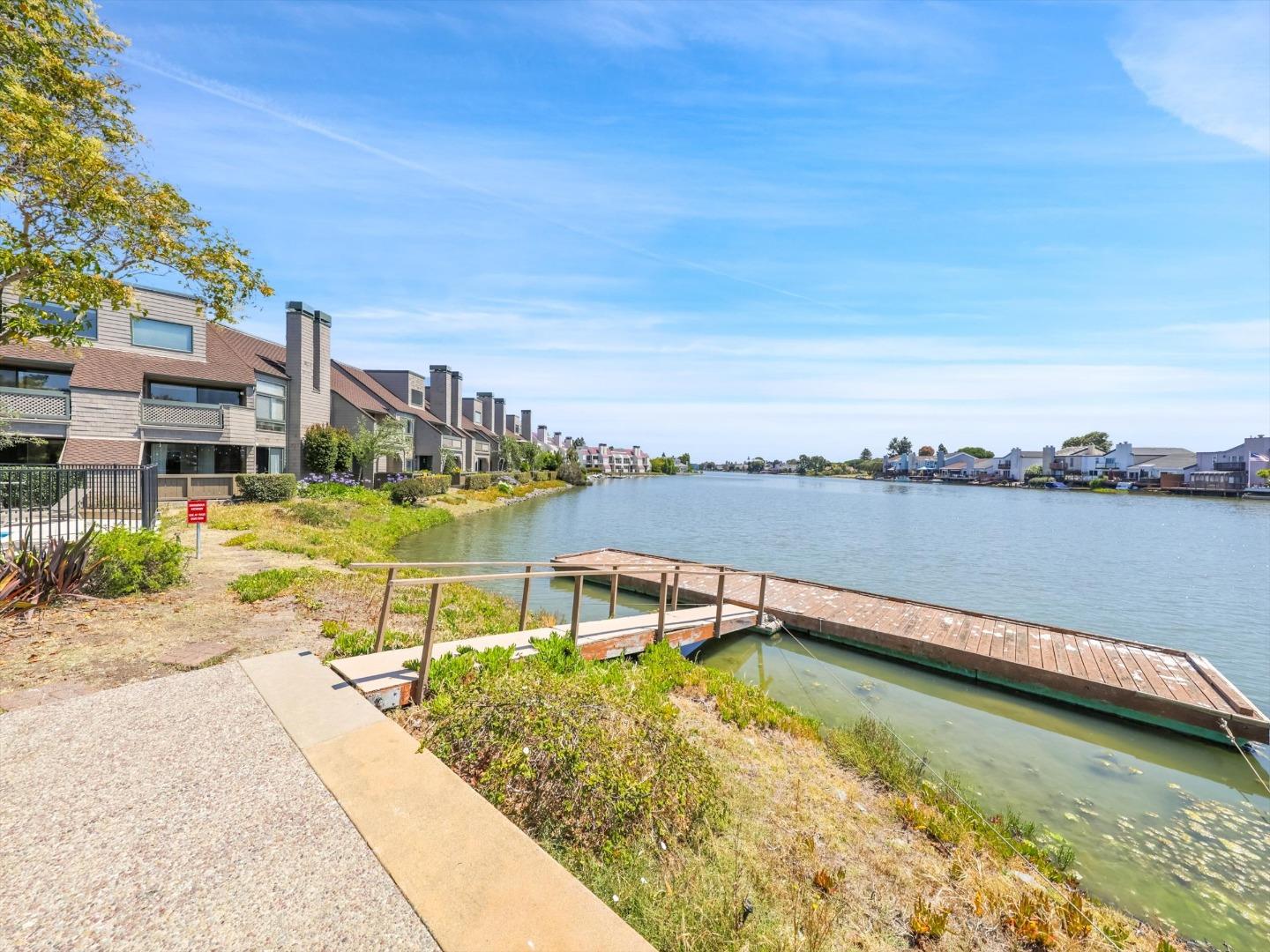 Detail Gallery Image 17 of 69 For 59 Cove Ln, Redwood City,  CA 94065 - 2 Beds | 2 Baths