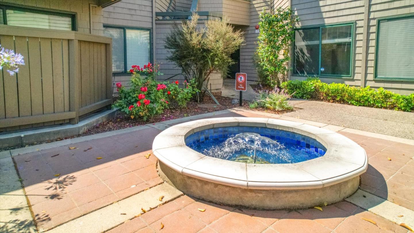 Detail Gallery Image 19 of 69 For 59 Cove Ln, Redwood City,  CA 94065 - 2 Beds | 2 Baths