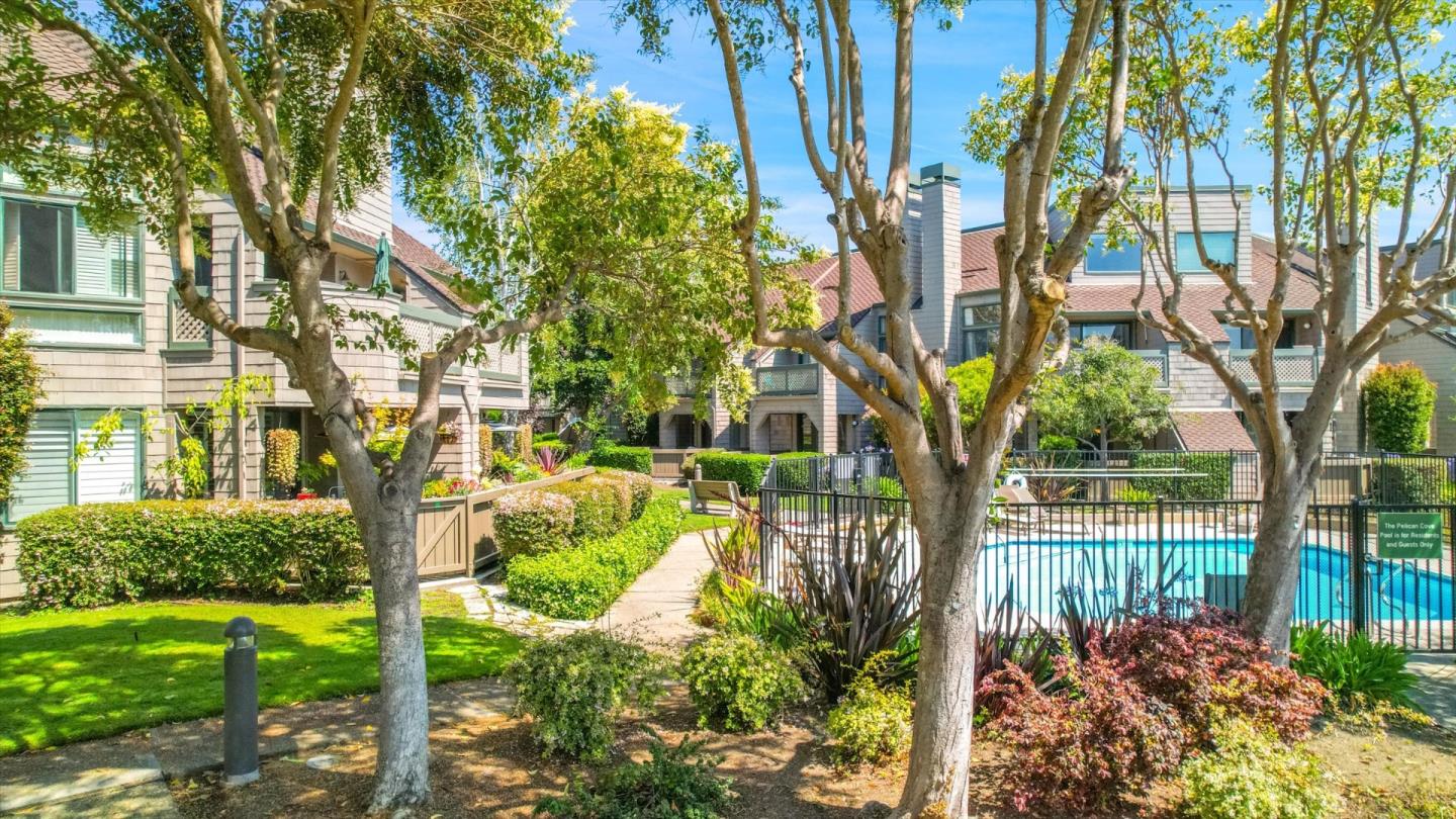 Detail Gallery Image 29 of 69 For 59 Cove Ln, Redwood City,  CA 94065 - 2 Beds | 2 Baths