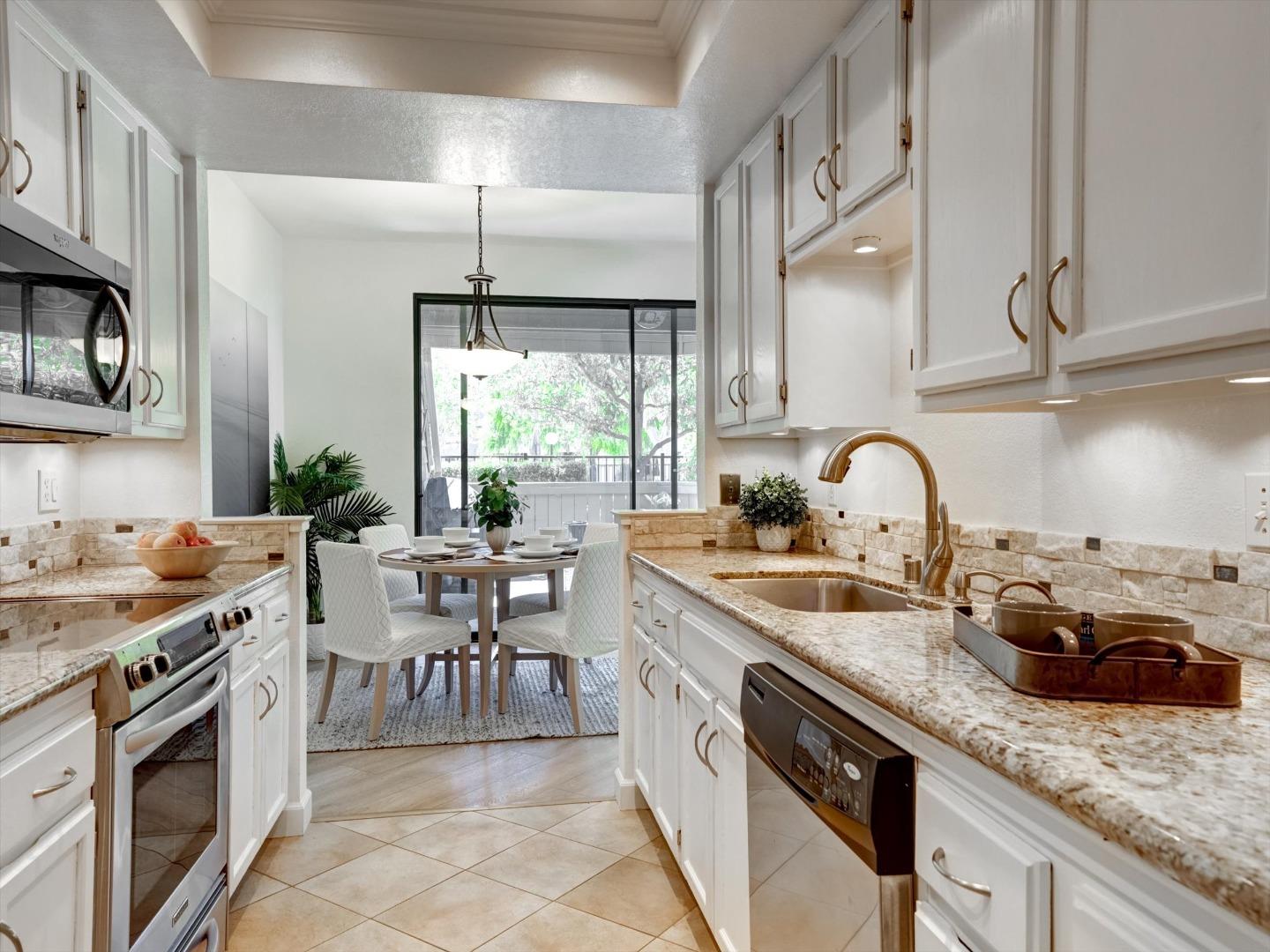 Detail Gallery Image 3 of 69 For 59 Cove Ln, Redwood City,  CA 94065 - 2 Beds | 2 Baths