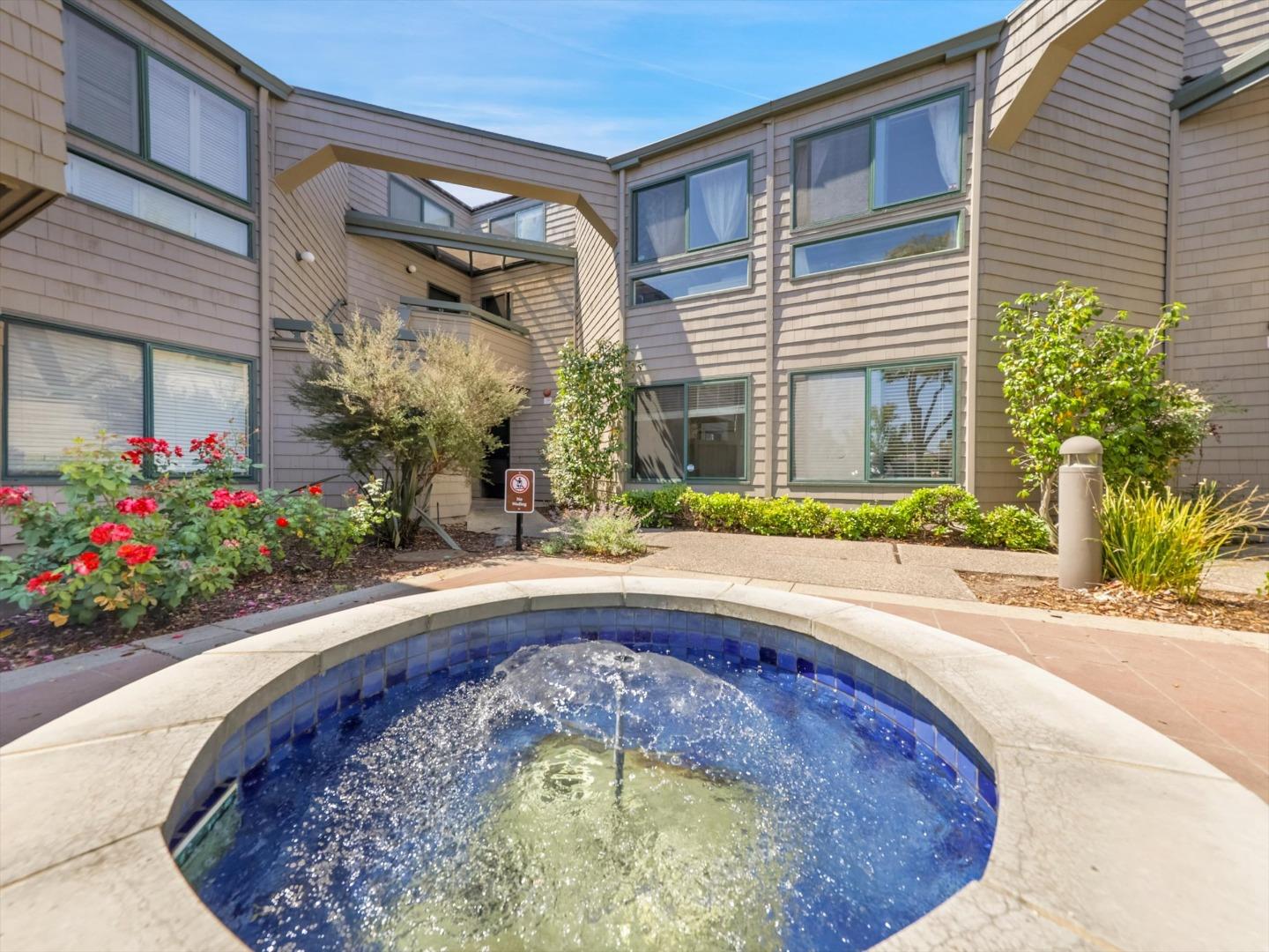 Detail Gallery Image 5 of 69 For 59 Cove Ln, Redwood City,  CA 94065 - 2 Beds | 2 Baths