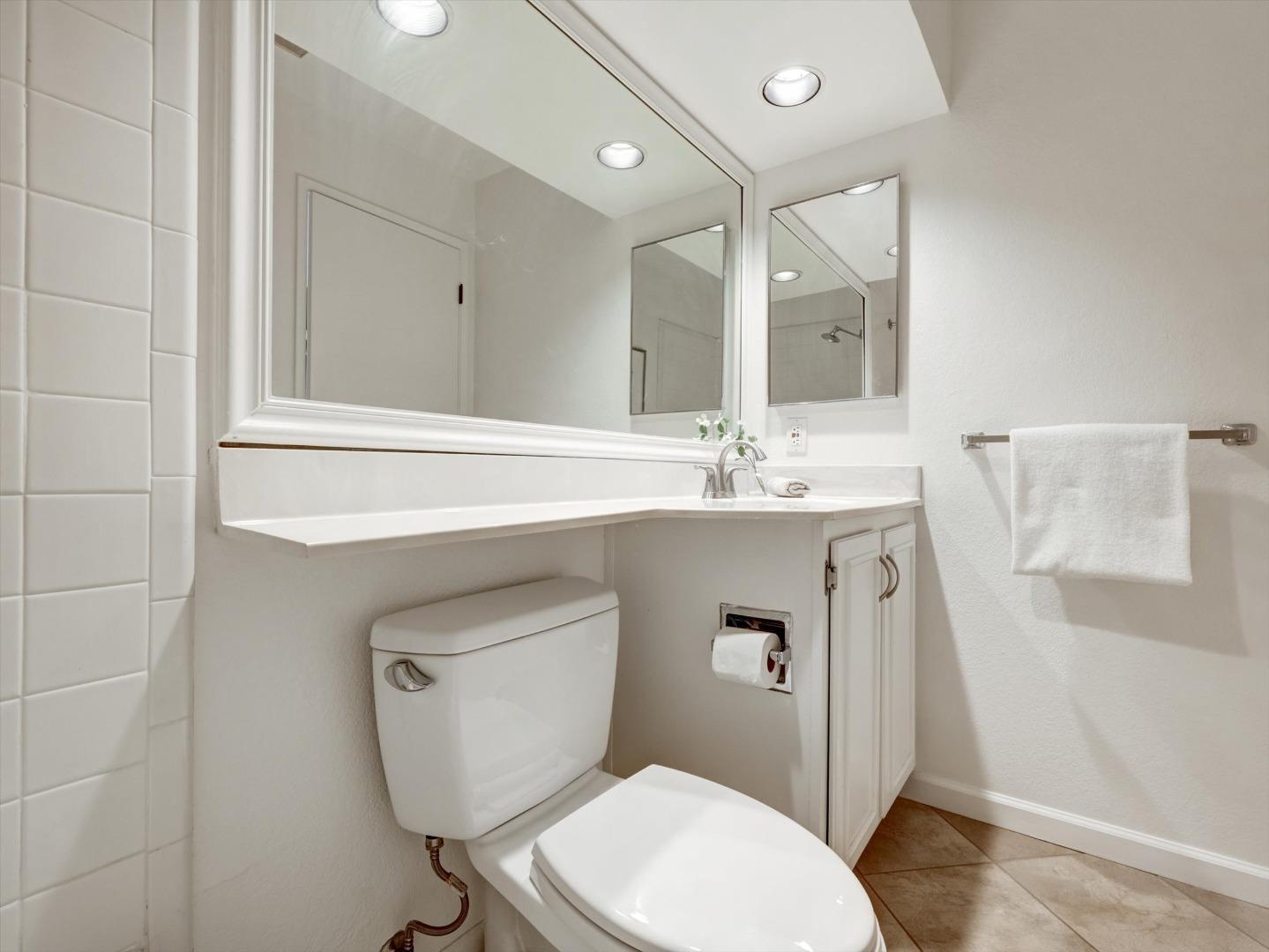 Detail Gallery Image 56 of 69 For 59 Cove Ln, Redwood City,  CA 94065 - 2 Beds | 2 Baths