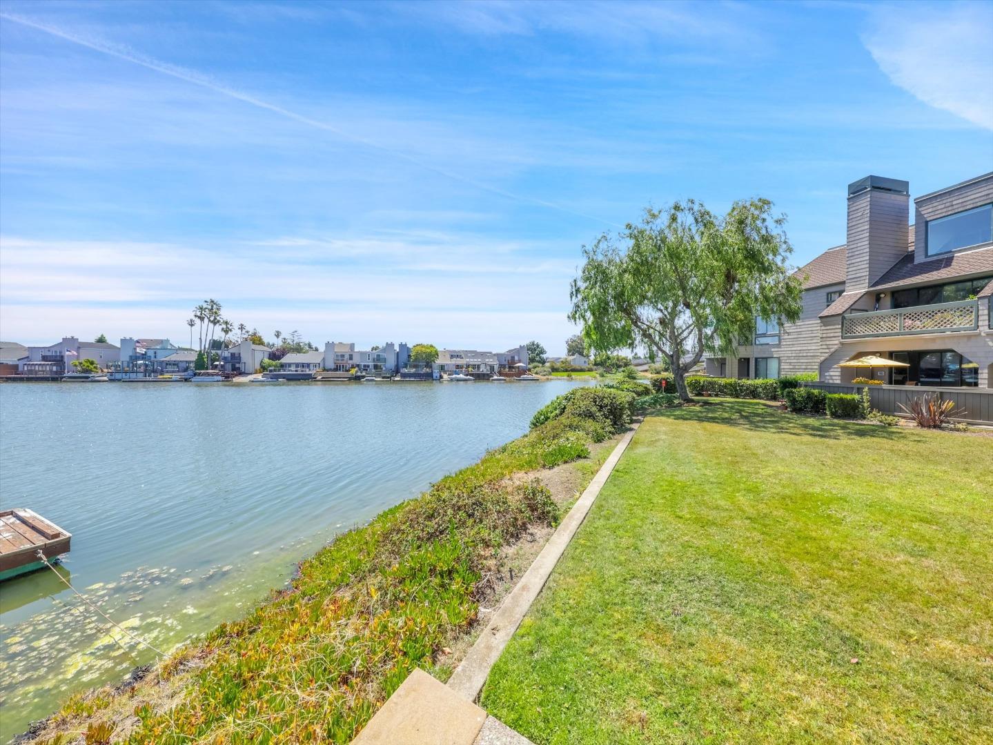 Detail Gallery Image 6 of 69 For 59 Cove Ln, Redwood City,  CA 94065 - 2 Beds | 2 Baths