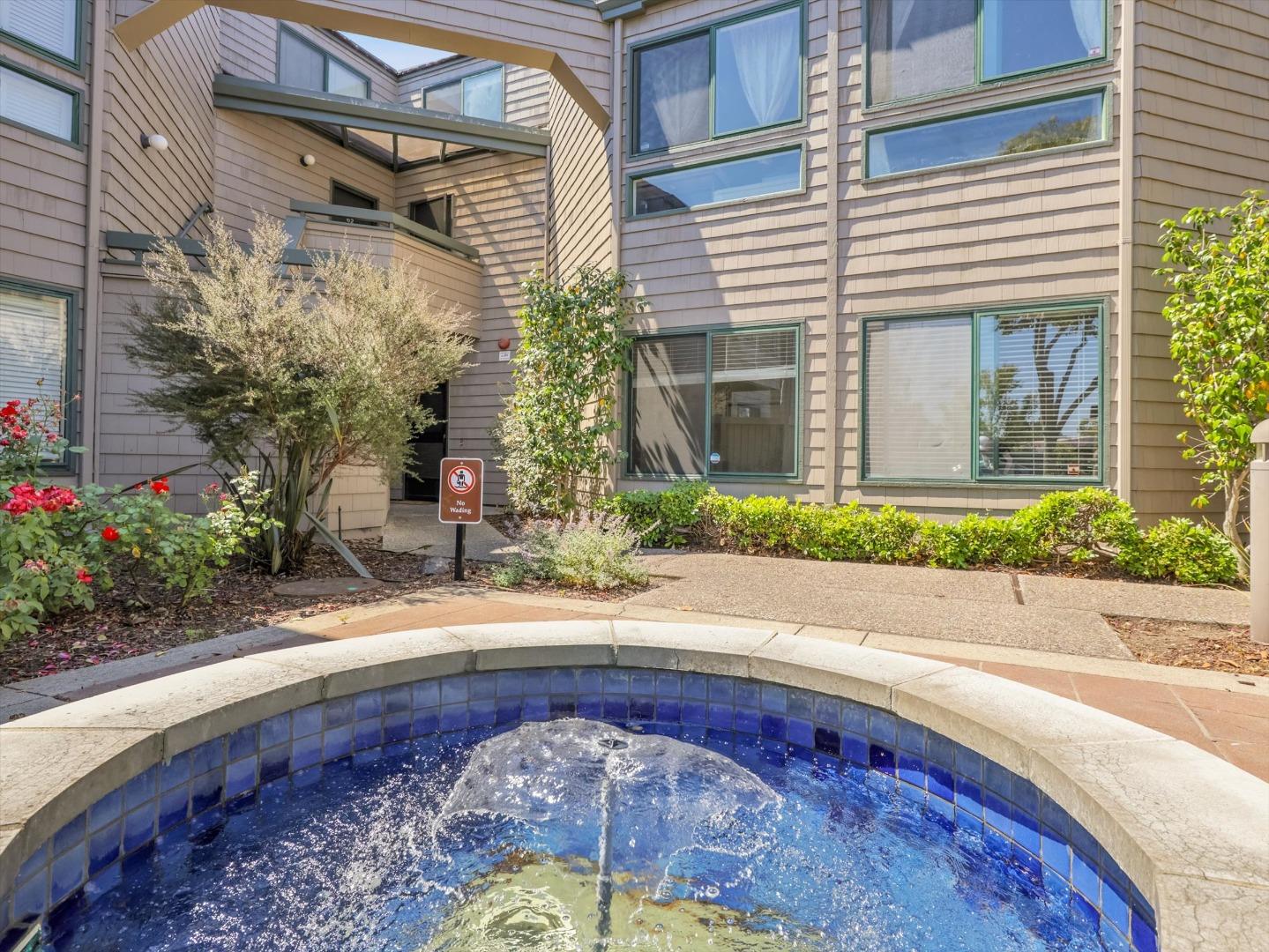Detail Gallery Image 7 of 69 For 59 Cove Ln, Redwood City,  CA 94065 - 2 Beds | 2 Baths
