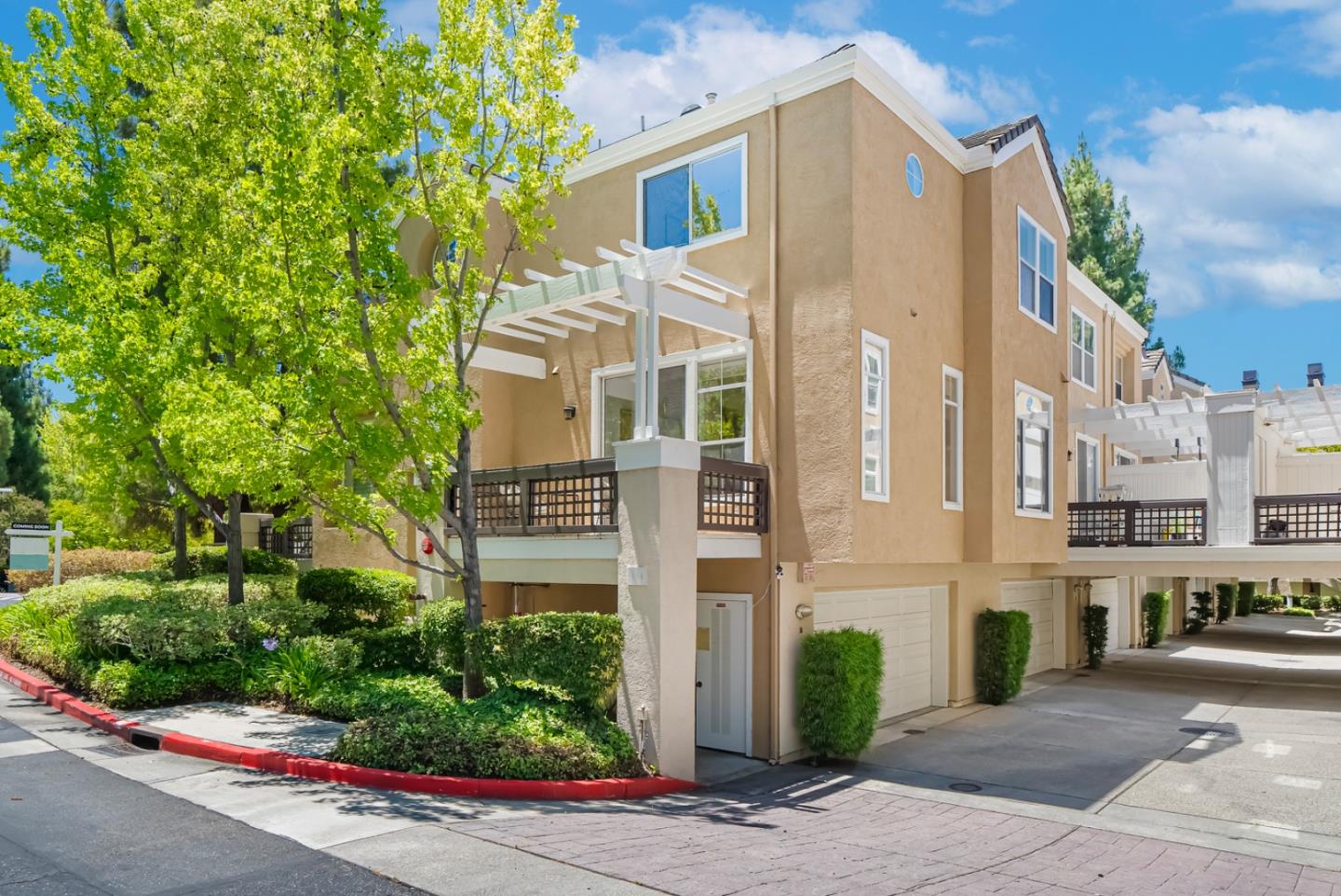 Detail Gallery Image 2 of 50 For 434 Camille Cir #16,  San Jose,  CA 95134 - 3 Beds | 2/1 Baths