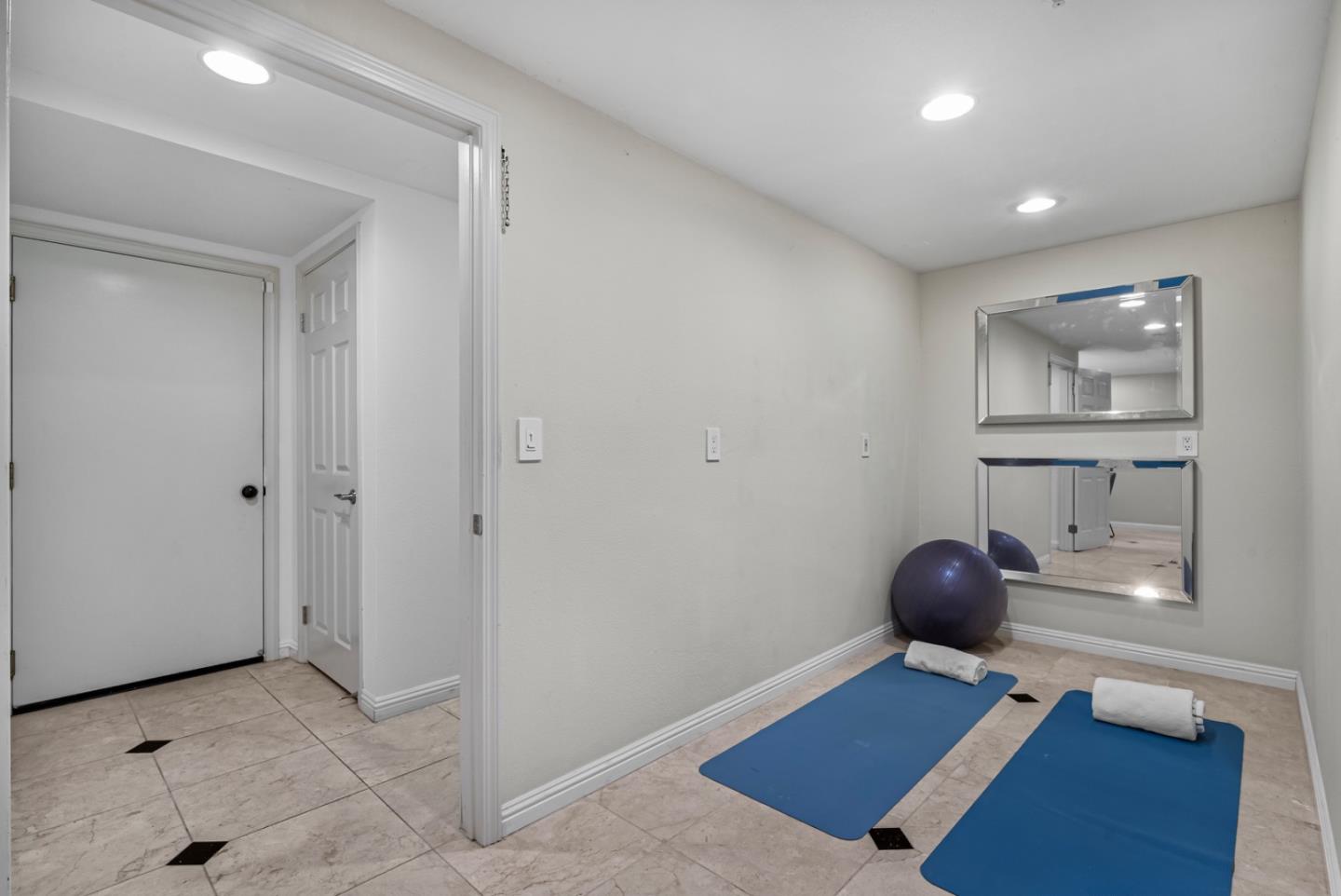 Detail Gallery Image 38 of 50 For 434 Camille Cir #16,  San Jose,  CA 95134 - 3 Beds | 2/1 Baths