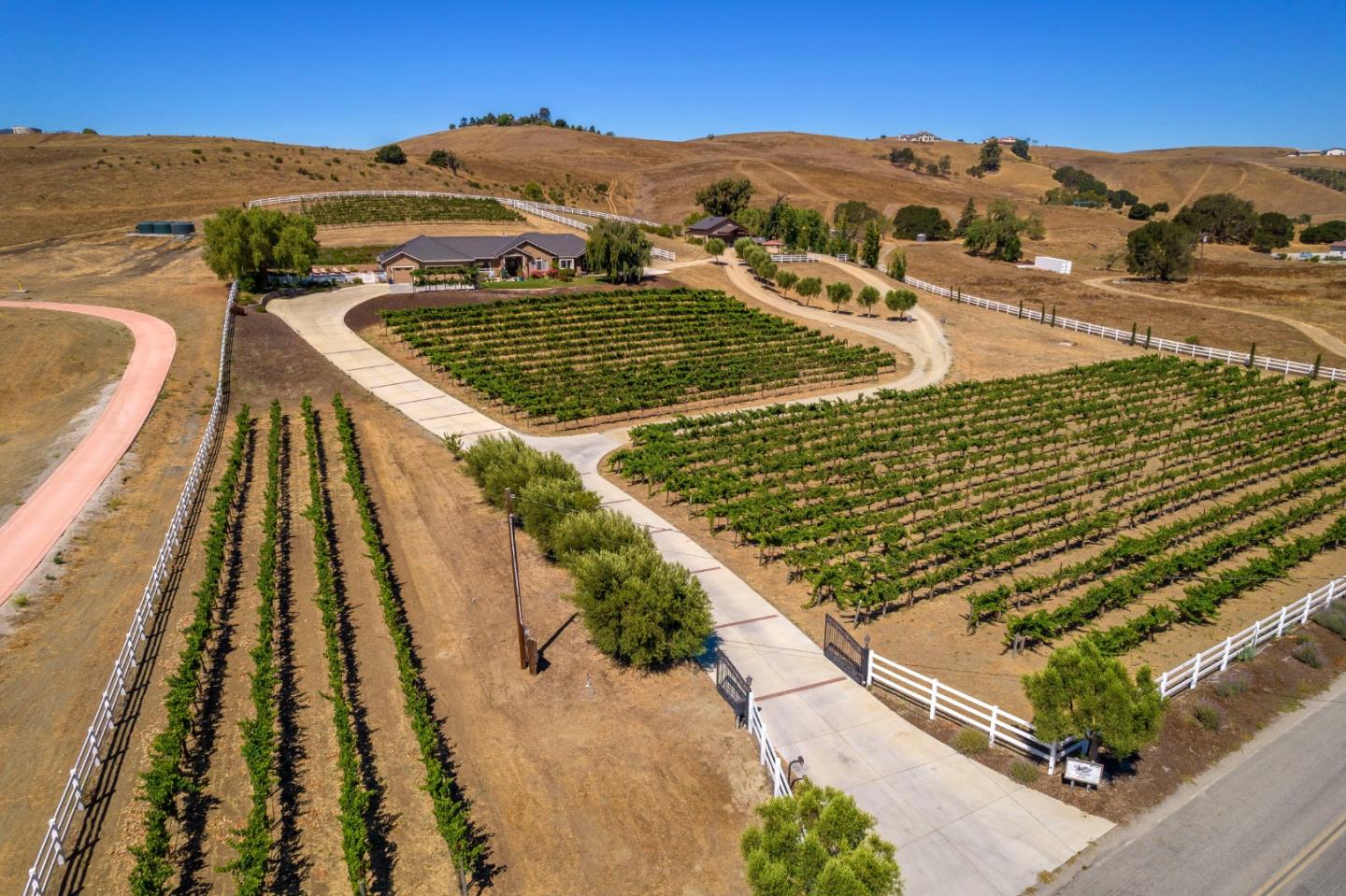 Detail Gallery Image 3 of 65 For 741 Riverside Rd, Hollister,  CA 95023 - 5 Beds | 3/1 Baths