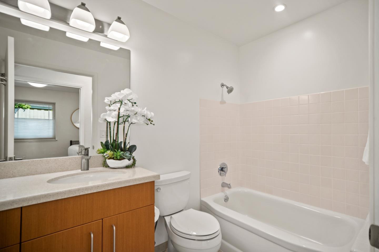 Detail Gallery Image 12 of 28 For 114 Hacienda Carmel, Carmel Valley,  CA 93923 - 2 Beds | 2 Baths