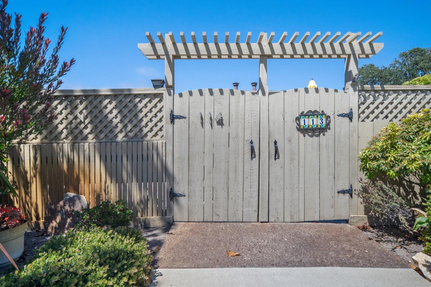 Detail Gallery Image 18 of 28 For 114 Hacienda Carmel, Carmel Valley,  CA 93923 - 2 Beds | 2 Baths