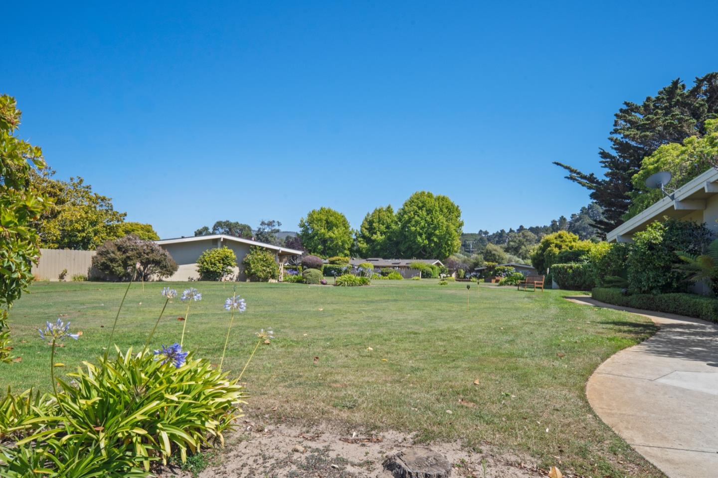 Detail Gallery Image 23 of 28 For 114 Hacienda Carmel, Carmel Valley,  CA 93923 - 2 Beds | 2 Baths