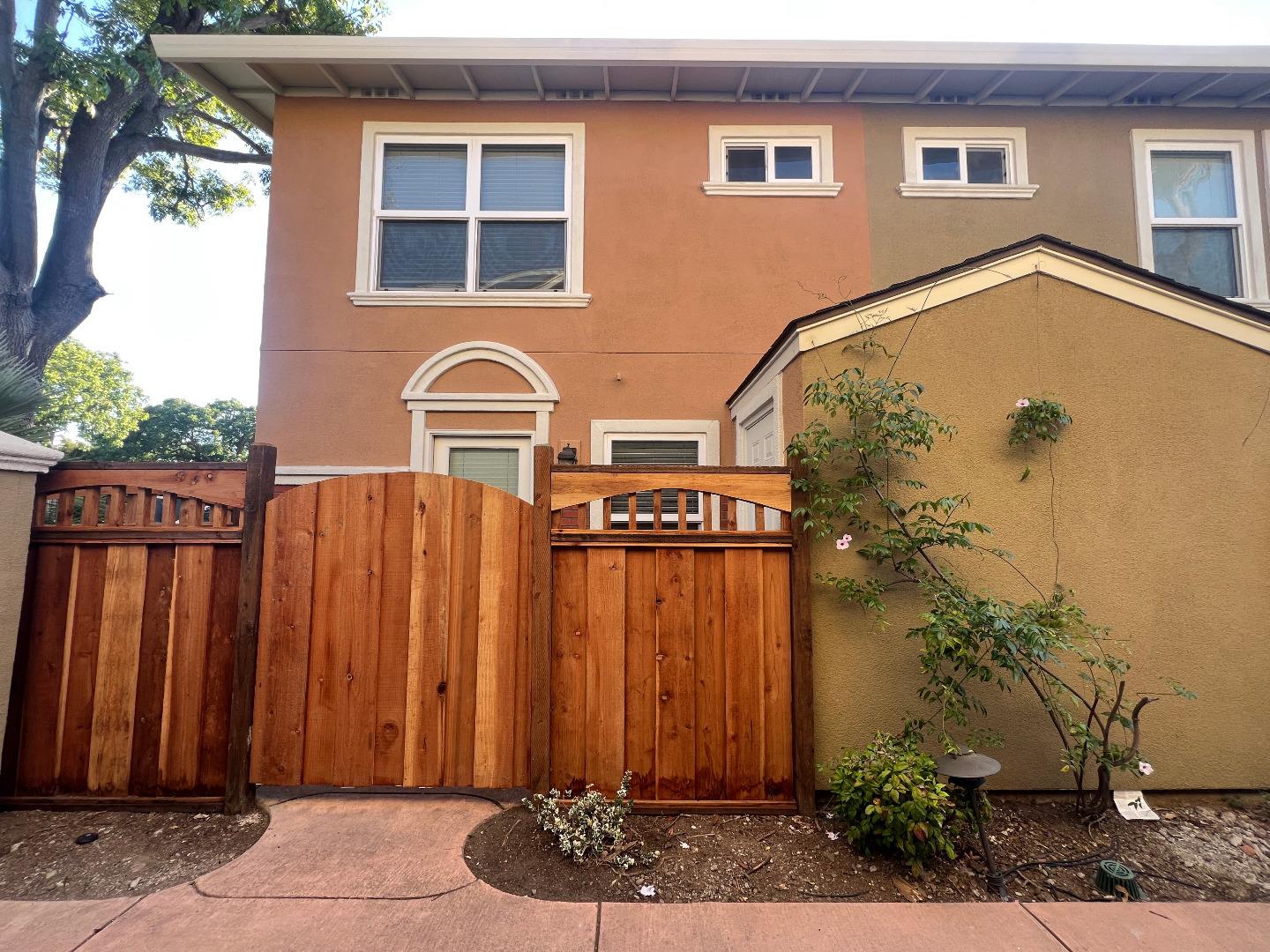 Detail Gallery Image 11 of 18 For 865 Carlisle Way #130,  Sunnyvale,  CA 94087 - 2 Beds | 2/1 Baths
