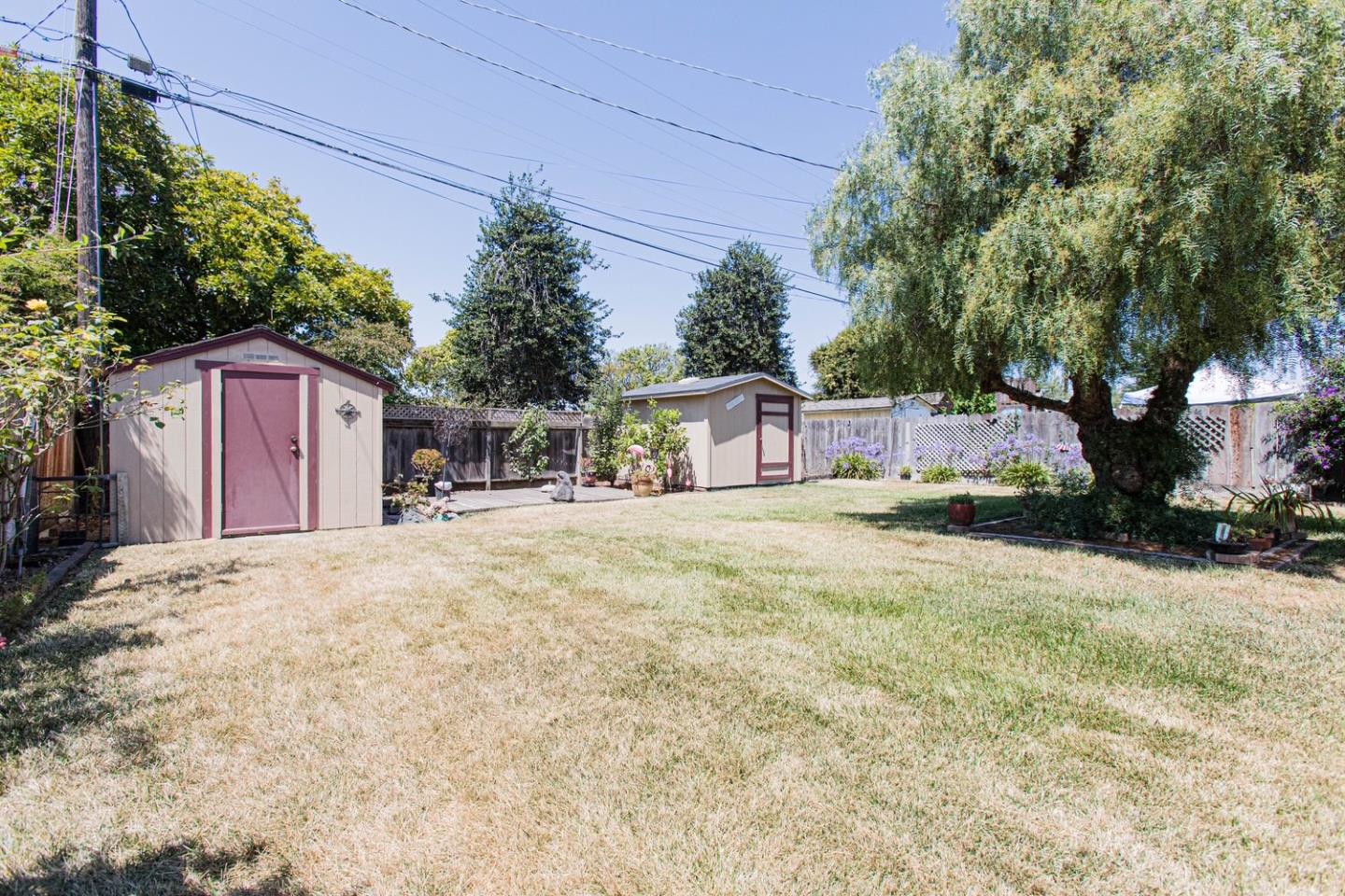 Detail Gallery Image 11 of 15 For 225 Loma Dr, Salinas,  CA 93906 - 3 Beds | 2 Baths