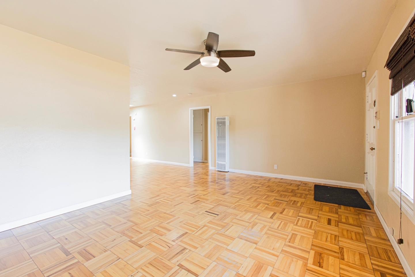Detail Gallery Image 12 of 15 For 225 Loma Dr, Salinas,  CA 93906 - 3 Beds | 2 Baths
