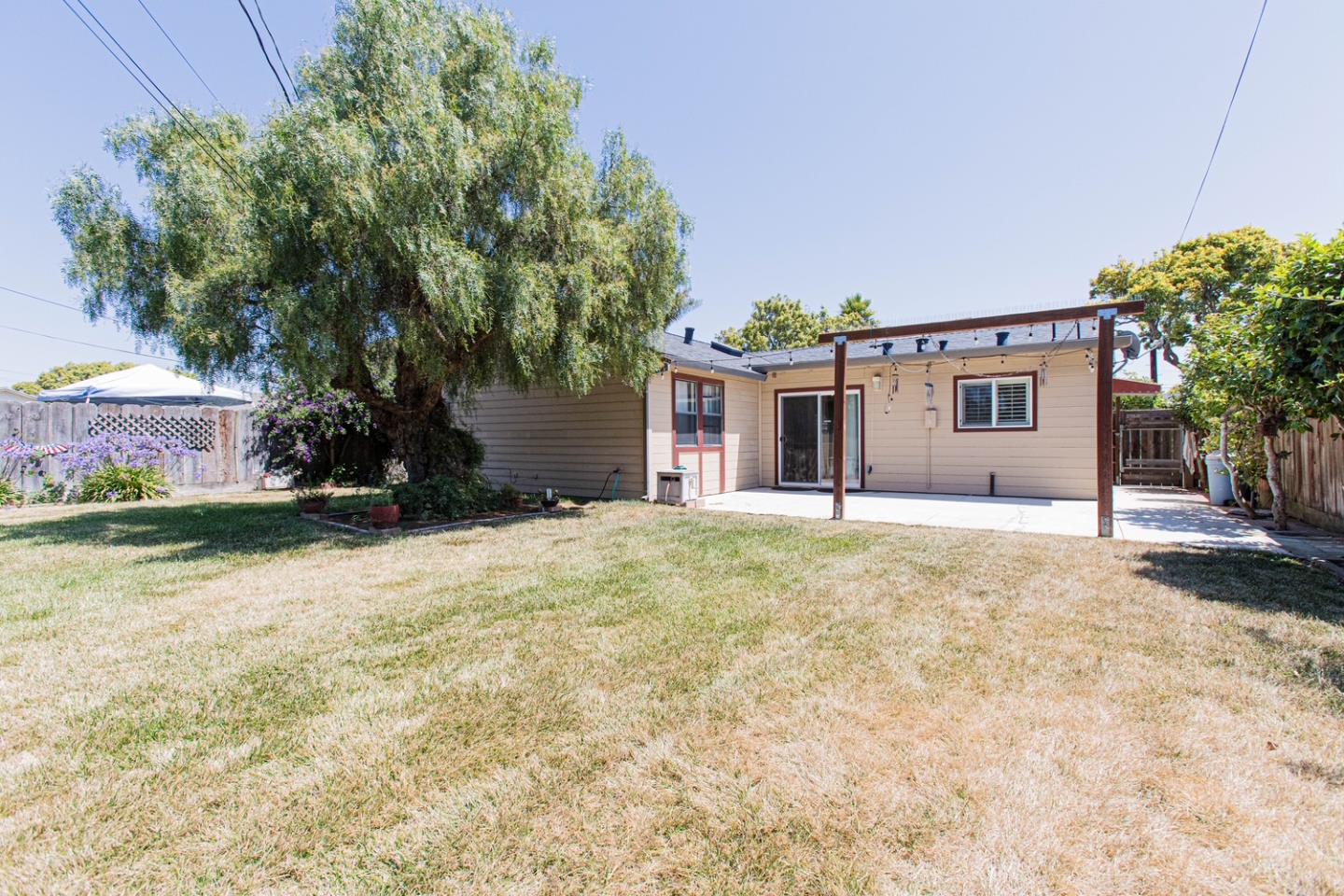 Detail Gallery Image 15 of 15 For 225 Loma Dr, Salinas,  CA 93906 - 3 Beds | 2 Baths