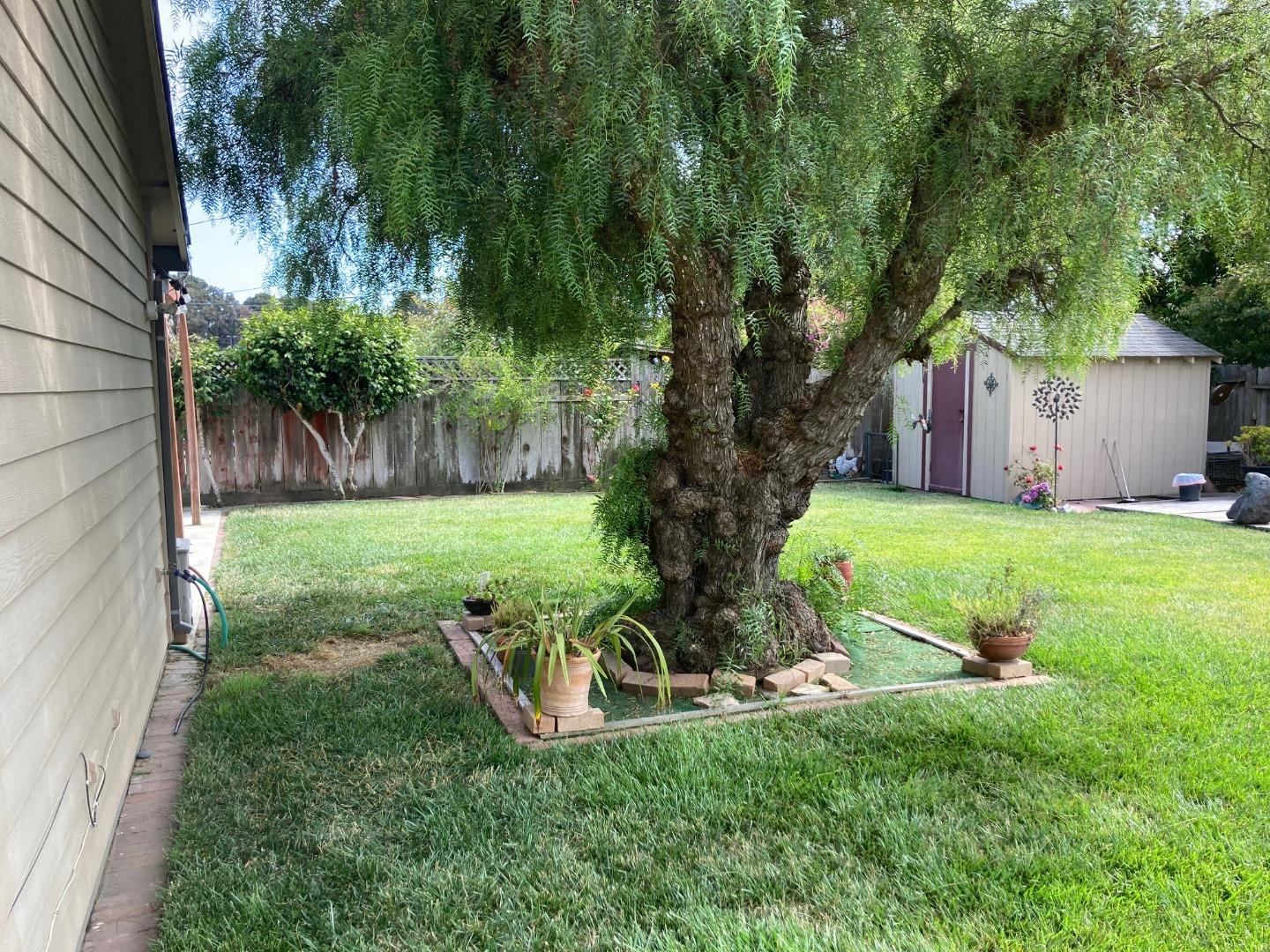Detail Gallery Image 8 of 8 For 225 Loma Dr, Salinas,  CA 93906 - 3 Beds | 2 Baths