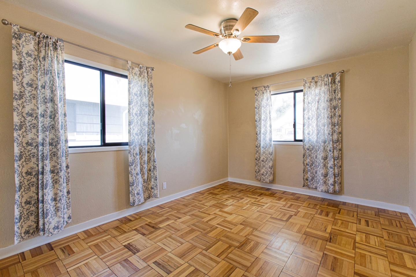 Detail Gallery Image 9 of 15 For 225 Loma Dr, Salinas,  CA 93906 - 3 Beds | 2 Baths