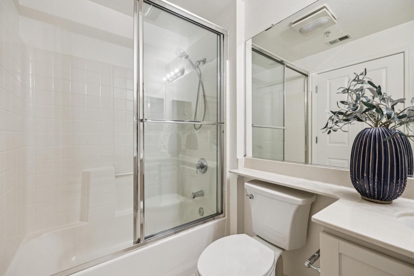 Detail Gallery Image 12 of 22 For 1982 W Bayshore Rd #137,  East Palo Alto,  CA 94303 - 2 Beds | 2 Baths