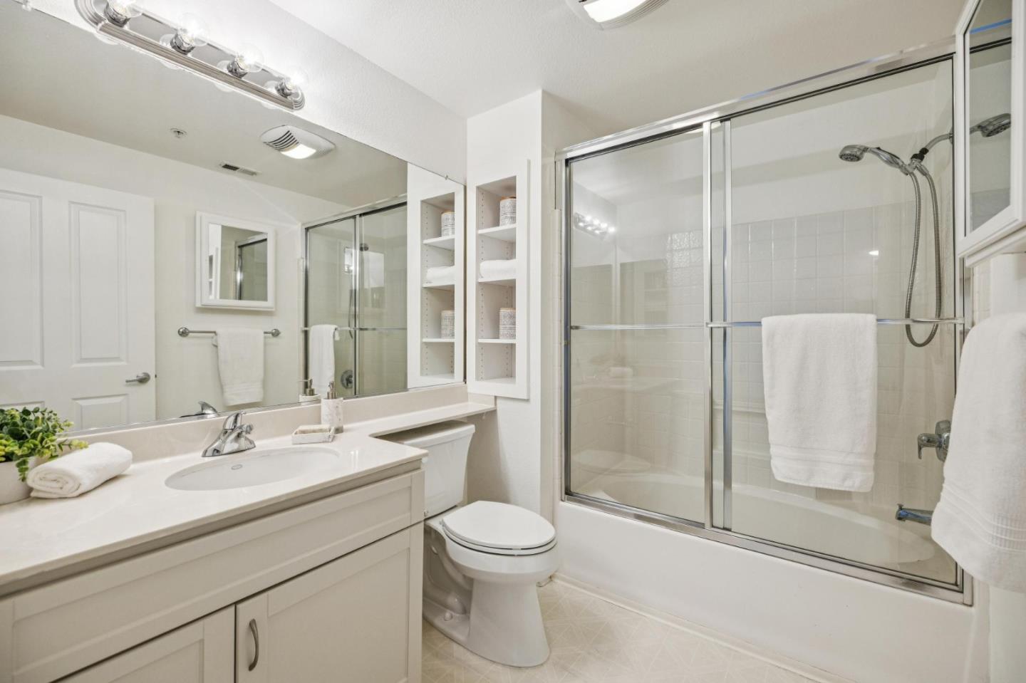 Detail Gallery Image 16 of 22 For 1982 W Bayshore Rd #137,  East Palo Alto,  CA 94303 - 2 Beds | 2 Baths