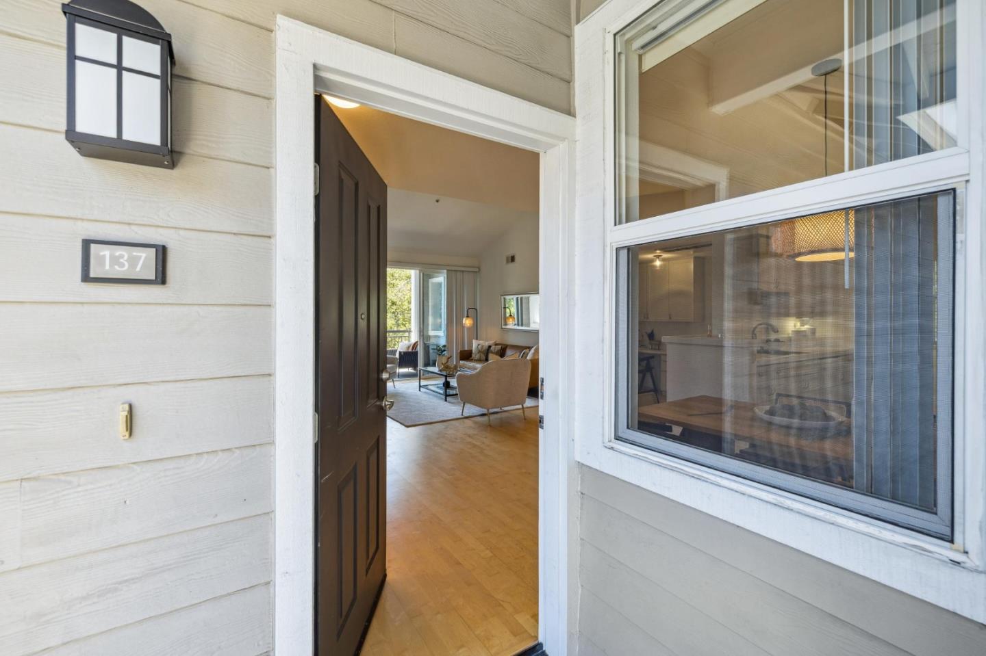Detail Gallery Image 4 of 22 For 1982 W Bayshore Rd #137,  East Palo Alto,  CA 94303 - 2 Beds | 2 Baths