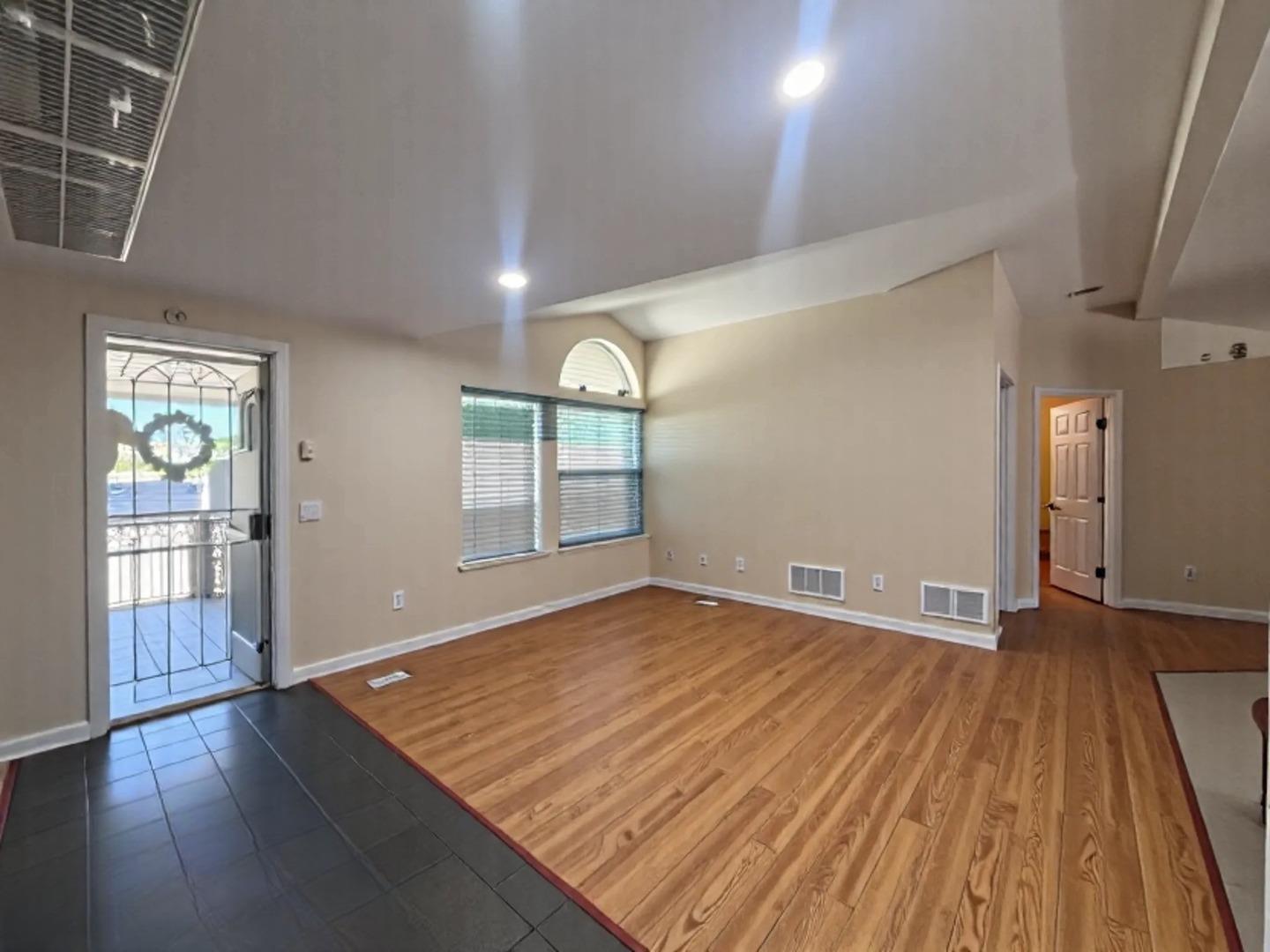 Detail Gallery Image 2 of 31 For 117 Fisk Ter #117,  Fremont,  CA 94538 - 4 Beds | 2 Baths