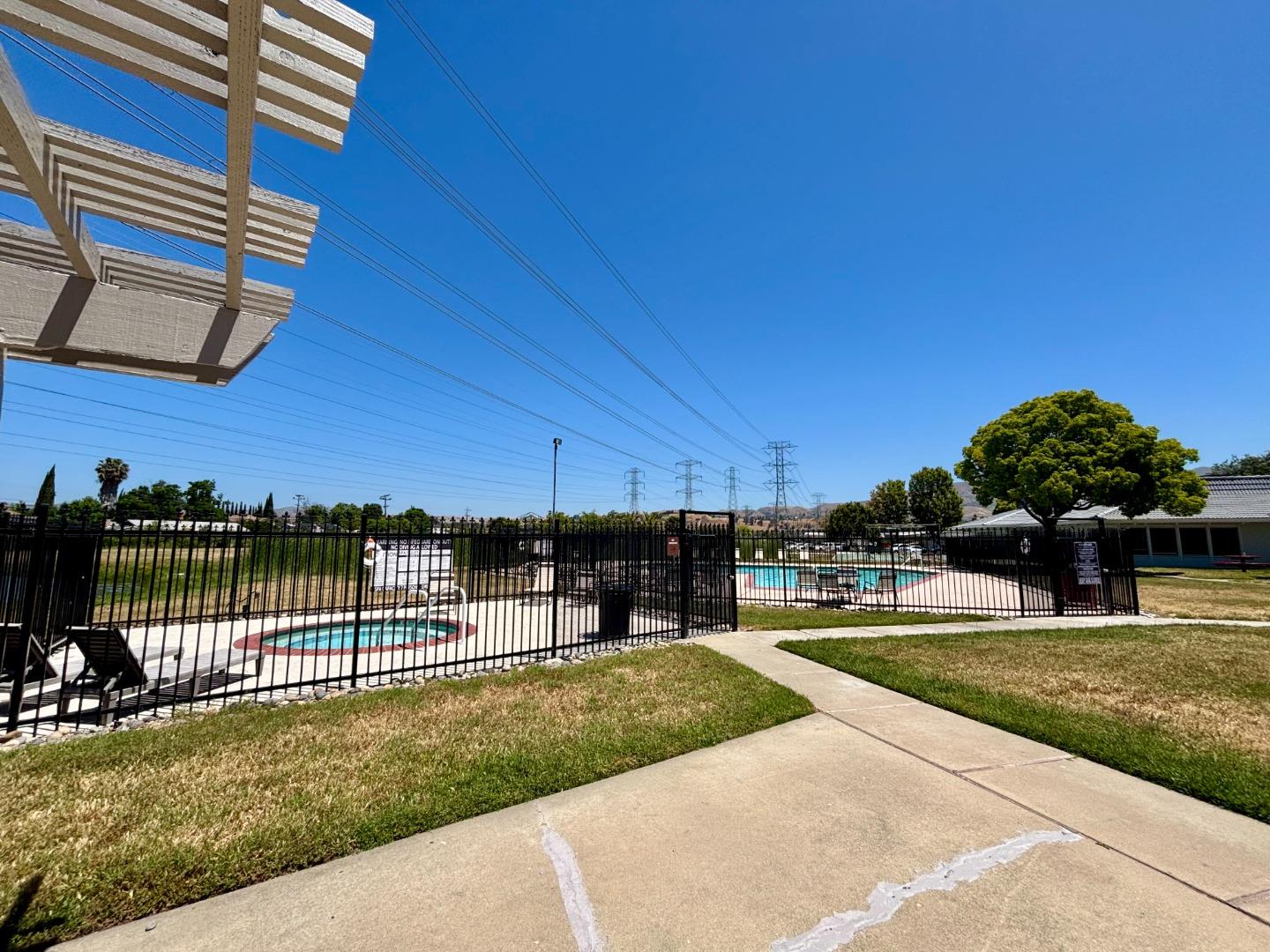 Detail Gallery Image 23 of 31 For 117 Fisk Ter #117,  Fremont,  CA 94538 - 4 Beds | 2 Baths
