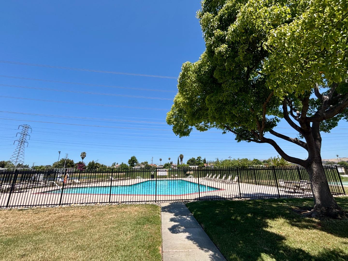 Detail Gallery Image 25 of 31 For 117 Fisk Ter #117,  Fremont,  CA 94538 - 4 Beds | 2 Baths