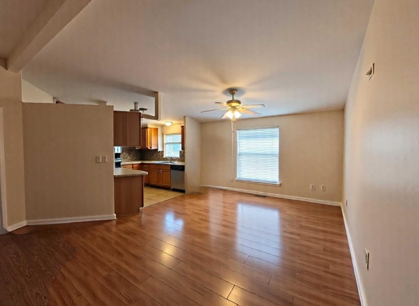 Detail Gallery Image 4 of 31 For 117 Fisk Ter #117,  Fremont,  CA 94538 - 4 Beds | 2 Baths