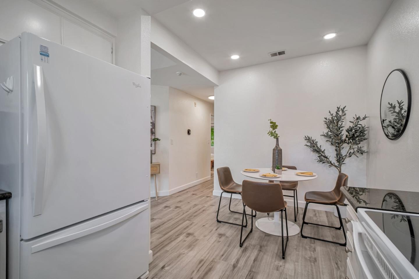 Detail Gallery Image 12 of 40 For 3011 Risdon Dr #8,  Union City,  CA 94587 - 2 Beds | 2 Baths