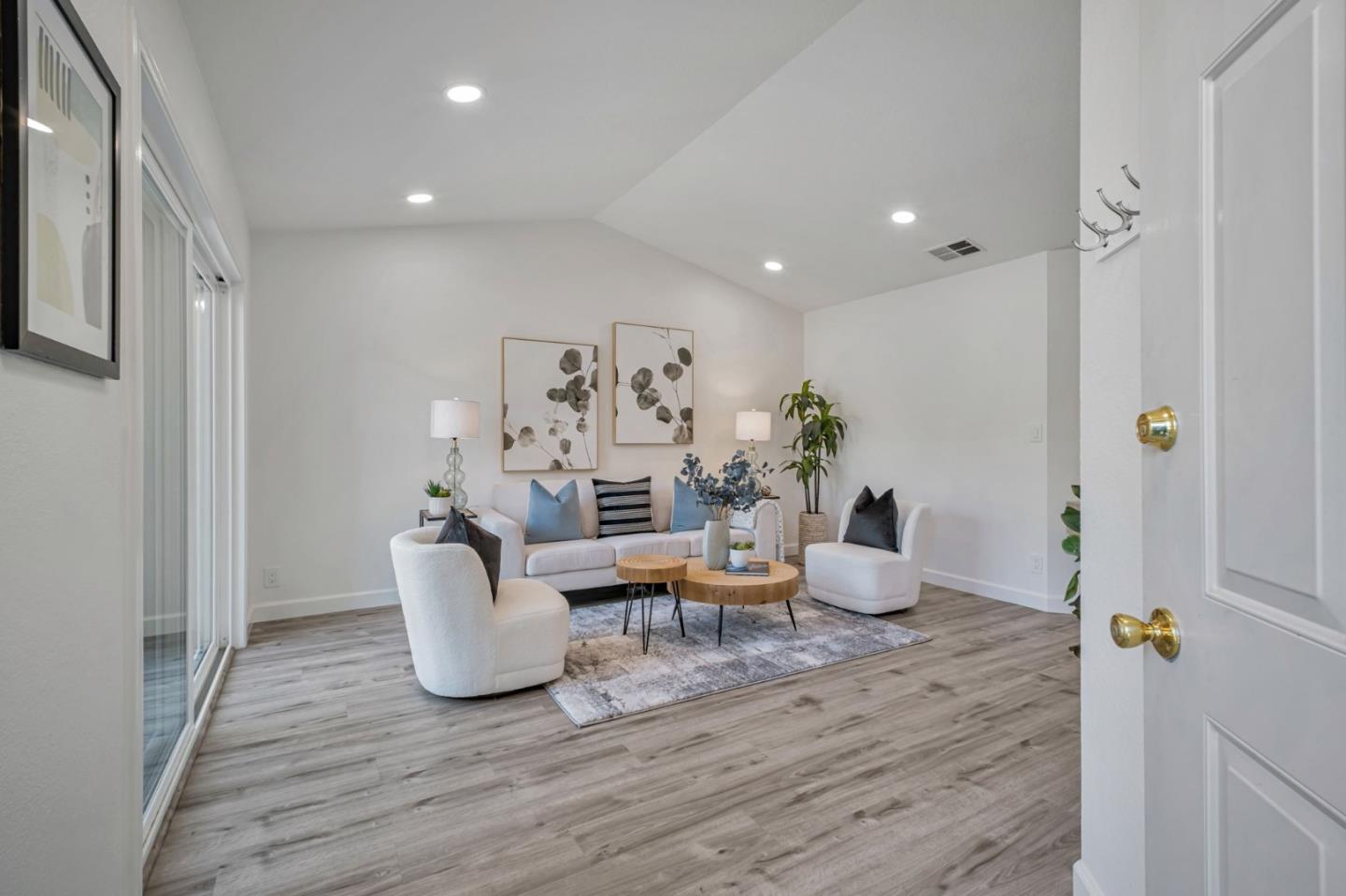 Detail Gallery Image 5 of 40 For 3011 Risdon Dr #8,  Union City,  CA 94587 - 2 Beds | 2 Baths