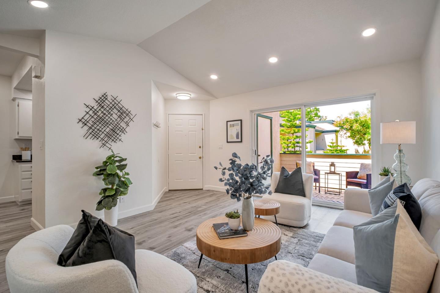 Detail Gallery Image 9 of 40 For 3011 Risdon Dr #8,  Union City,  CA 94587 - 2 Beds | 2 Baths