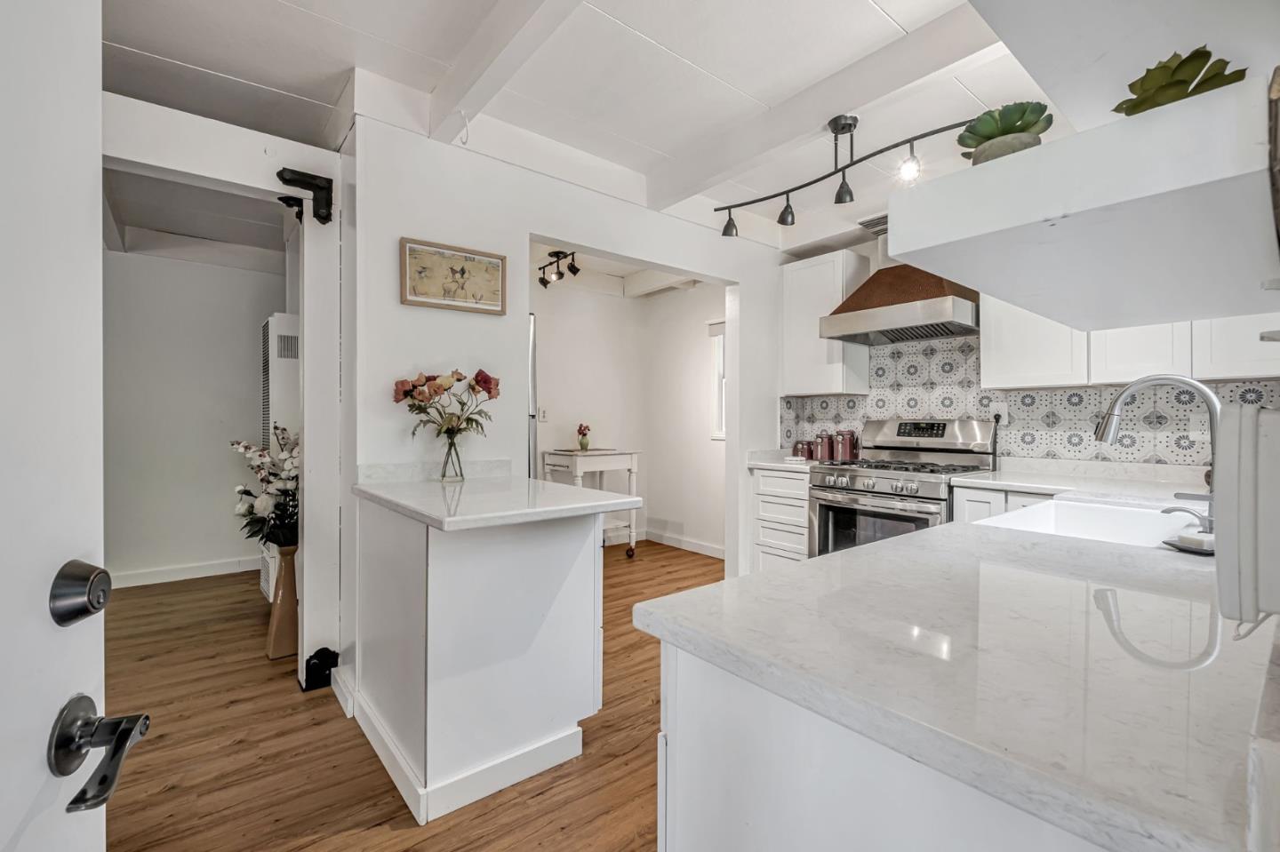 Detail Gallery Image 11 of 47 For 13380 Debby Ln, Boulder Creek,  CA 95006 - 3 Beds | 2 Baths