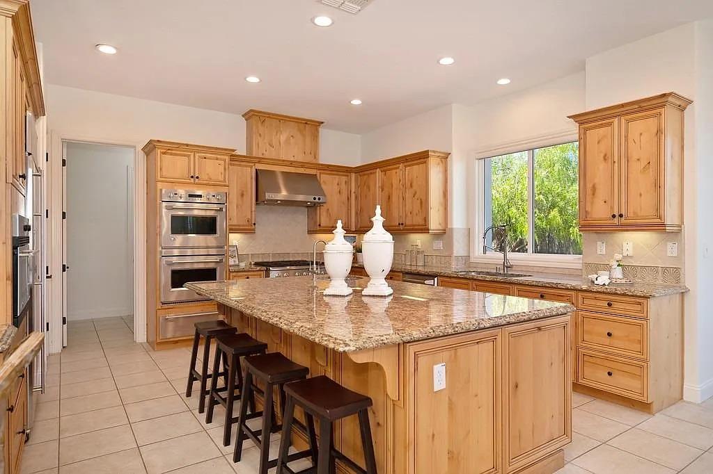 Detail Gallery Image 11 of 96 For 2791 Giorno Way, El Dorado Hills,  CA 95762 - 5 Beds | 5/1 Baths