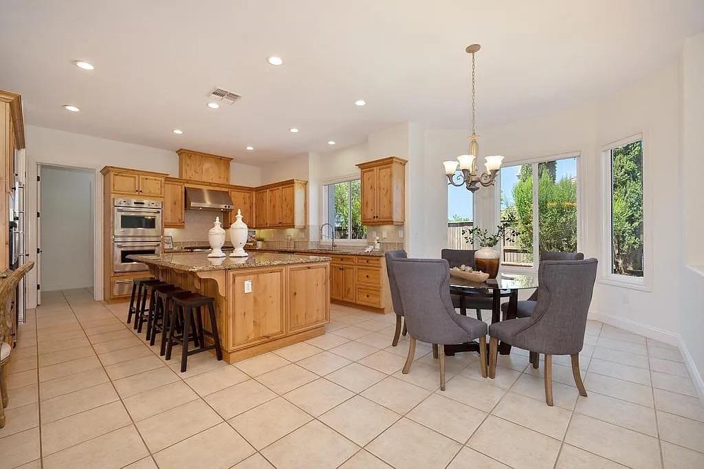 Detail Gallery Image 14 of 96 For 2791 Giorno Way, El Dorado Hills,  CA 95762 - 5 Beds | 5/1 Baths
