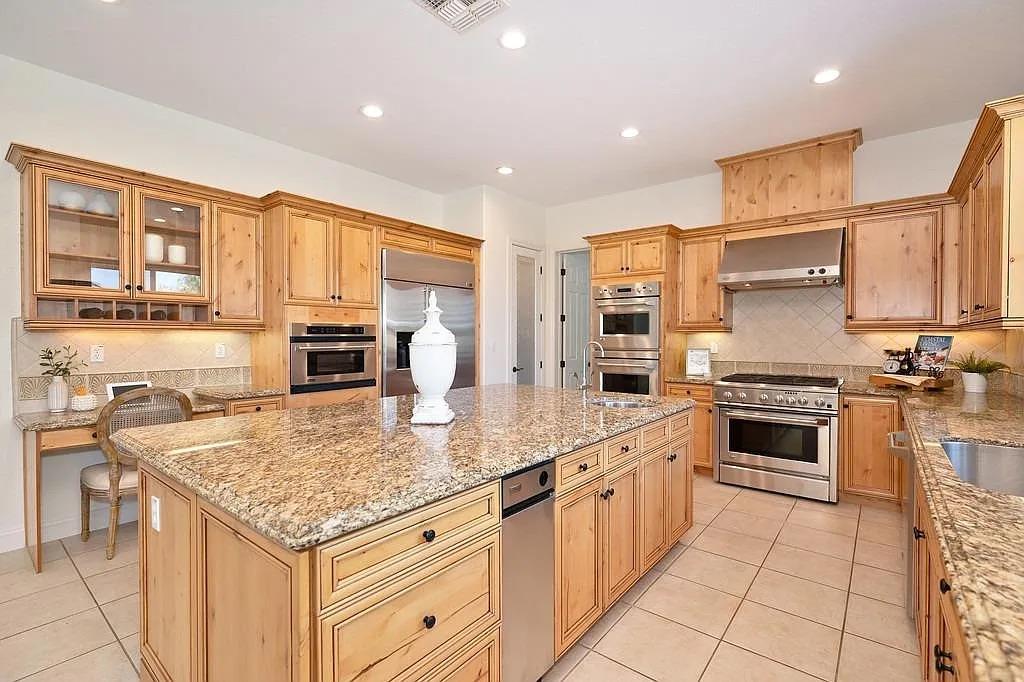 Detail Gallery Image 9 of 96 For 2791 Giorno Way, El Dorado Hills,  CA 95762 - 5 Beds | 5/1 Baths
