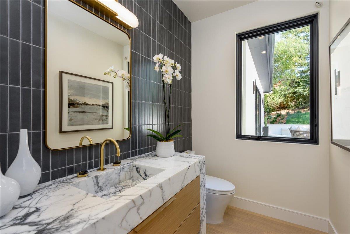 Detail Gallery Image 15 of 47 For 1025 Continental Dr, Menlo Park,  CA 94025 - 6 Beds | 6/1 Baths