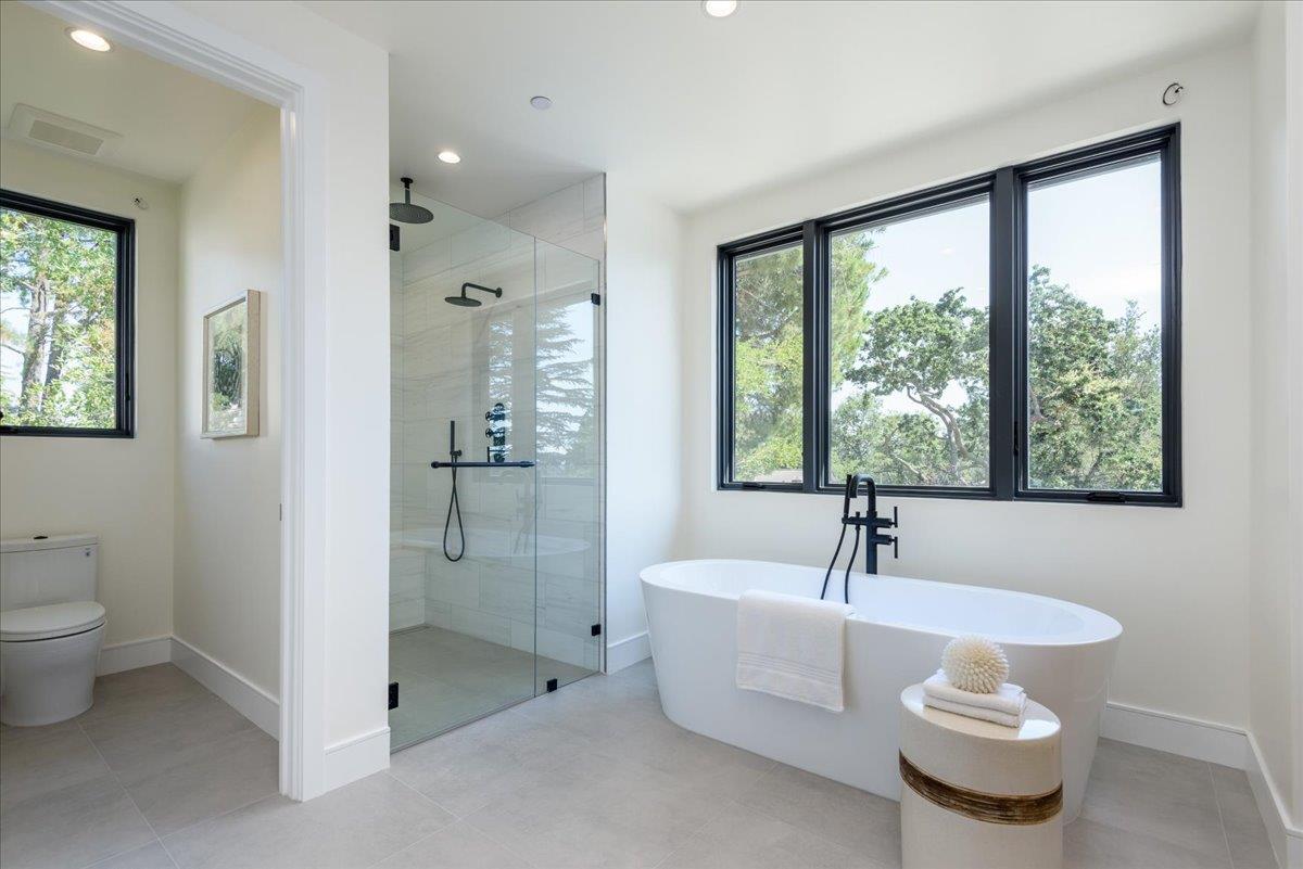 Detail Gallery Image 19 of 47 For 1025 Continental Dr, Menlo Park,  CA 94025 - 6 Beds | 6/1 Baths