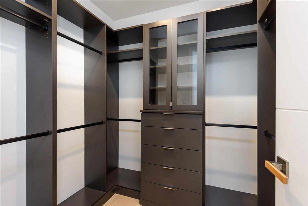 Detail Gallery Image 21 of 47 For 1025 Continental Dr, Menlo Park,  CA 94025 - 6 Beds | 6/1 Baths